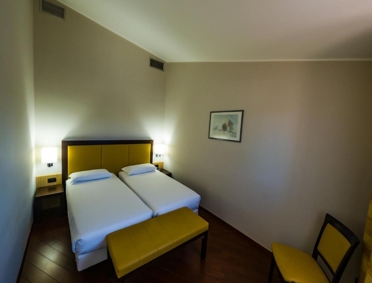 Hotel Sirio Medolago Esterno foto
