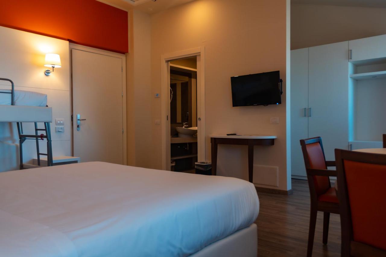 Hotel Sirio Medolago Esterno foto
