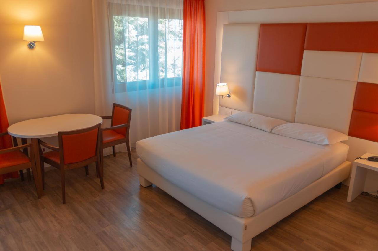 Hotel Sirio Medolago Esterno foto