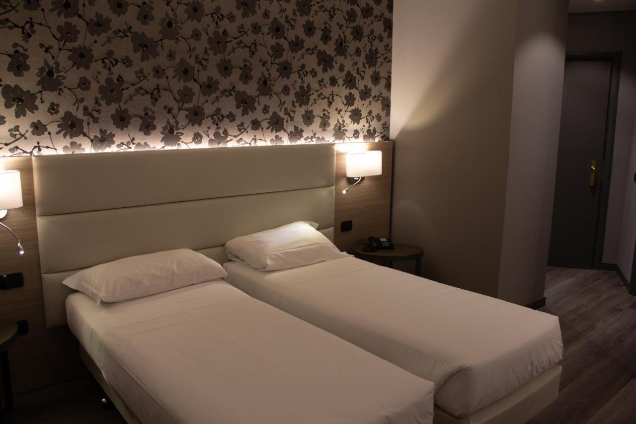 Hotel Sirio Medolago Esterno foto