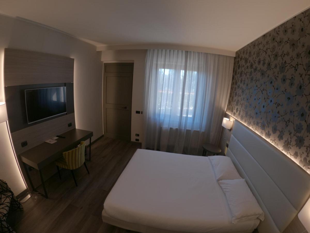 Hotel Sirio Medolago Esterno foto