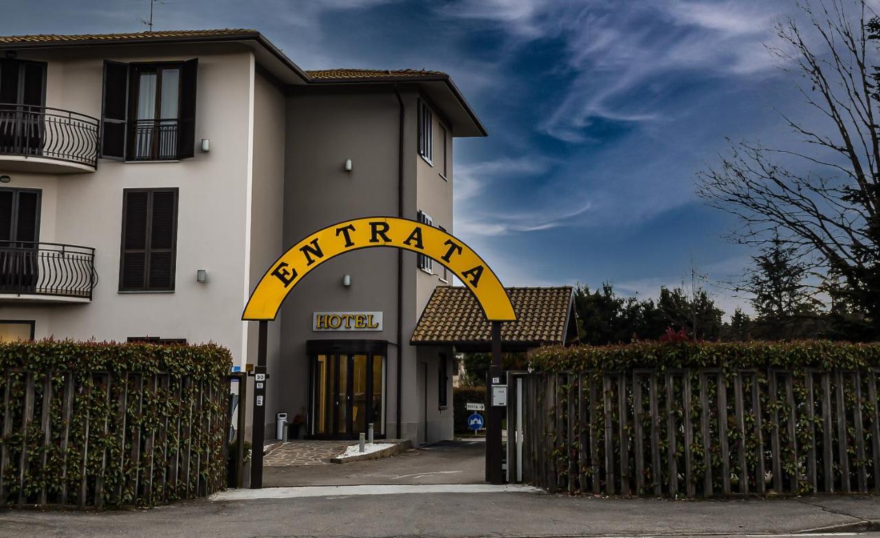 Hotel Sirio Medolago Esterno foto
